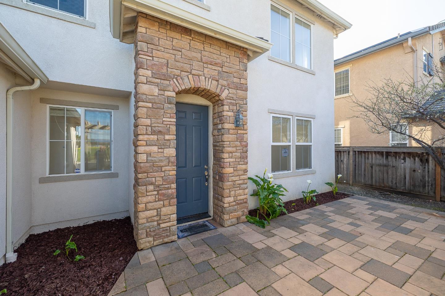 Detail Gallery Image 5 of 46 For 1270 Okeefe Ct, Gilroy,  CA 95020 - 4 Beds | 2/1 Baths