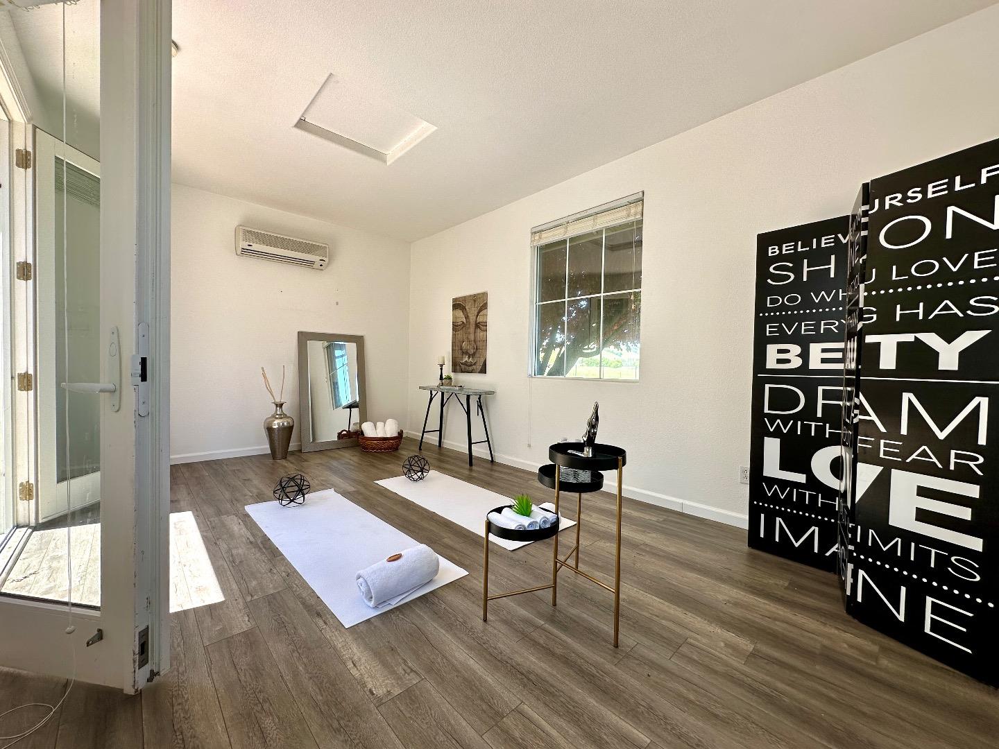 Detail Gallery Image 8 of 46 For 1270 Okeefe Ct, Gilroy,  CA 95020 - 4 Beds | 2/1 Baths