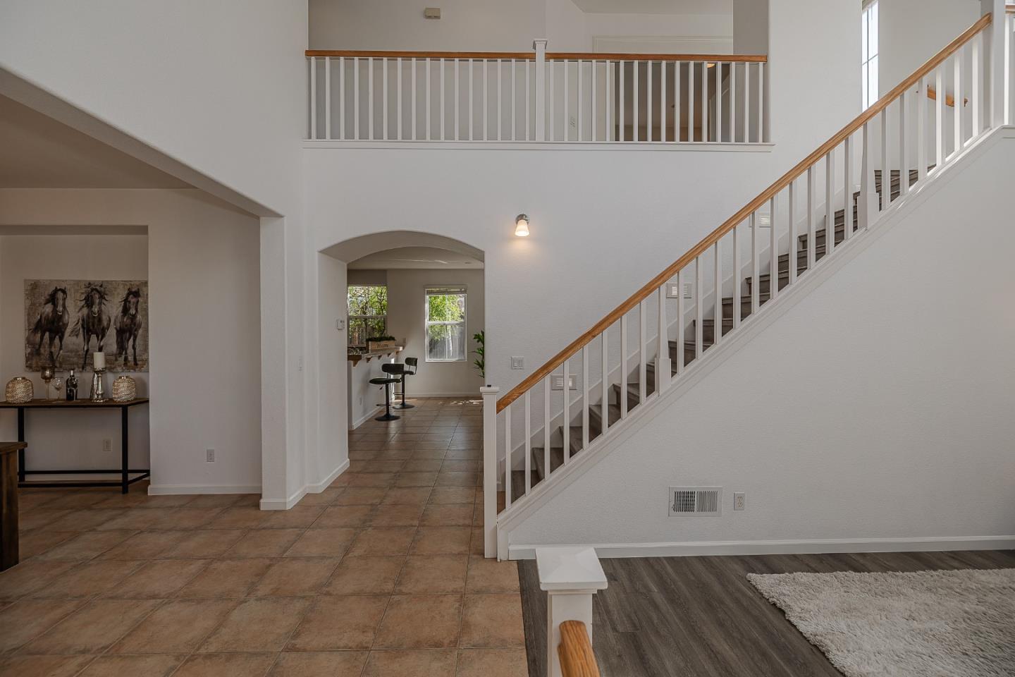 Detail Gallery Image 9 of 46 For 1270 Okeefe Ct, Gilroy,  CA 95020 - 4 Beds | 2/1 Baths