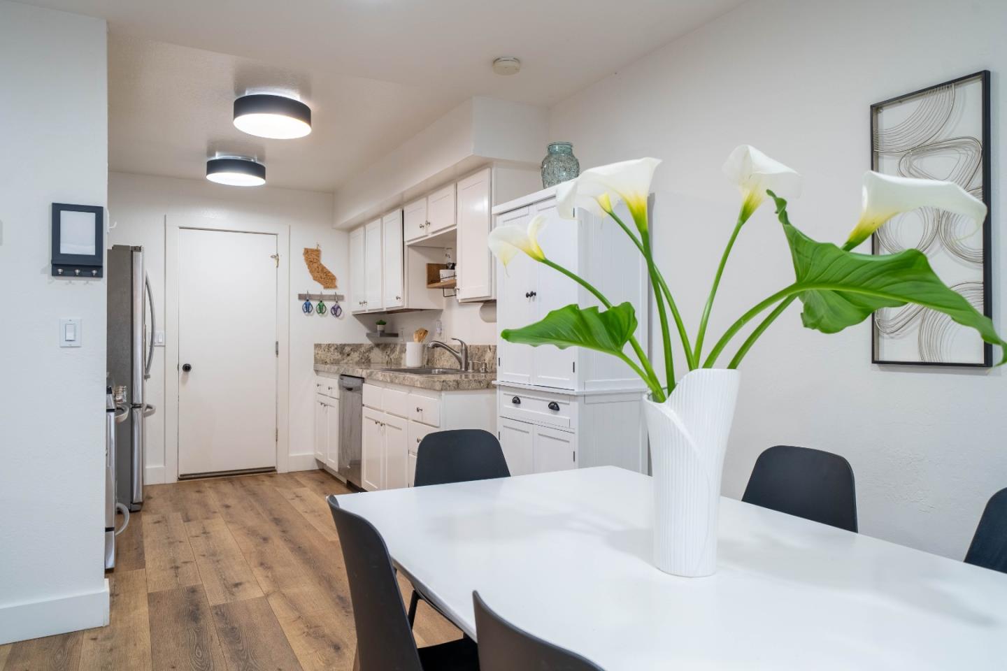 Detail Gallery Image 15 of 47 For 2327 17th Ave, Santa Cruz,  CA 95062 - 3 Beds | 2 Baths