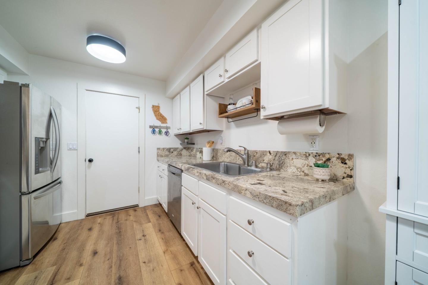 Detail Gallery Image 20 of 47 For 2327 17th Ave, Santa Cruz,  CA 95062 - 3 Beds | 2 Baths