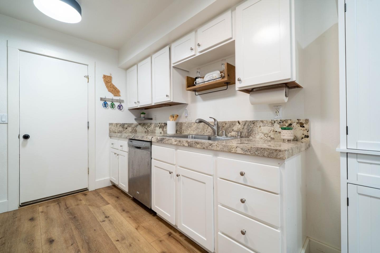 Detail Gallery Image 21 of 47 For 2327 17th Ave, Santa Cruz,  CA 95062 - 3 Beds | 2 Baths