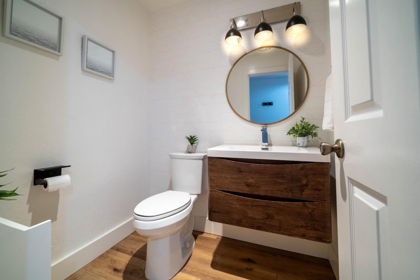 Detail Gallery Image 23 of 47 For 2327 17th Ave, Santa Cruz,  CA 95062 - 3 Beds | 2 Baths