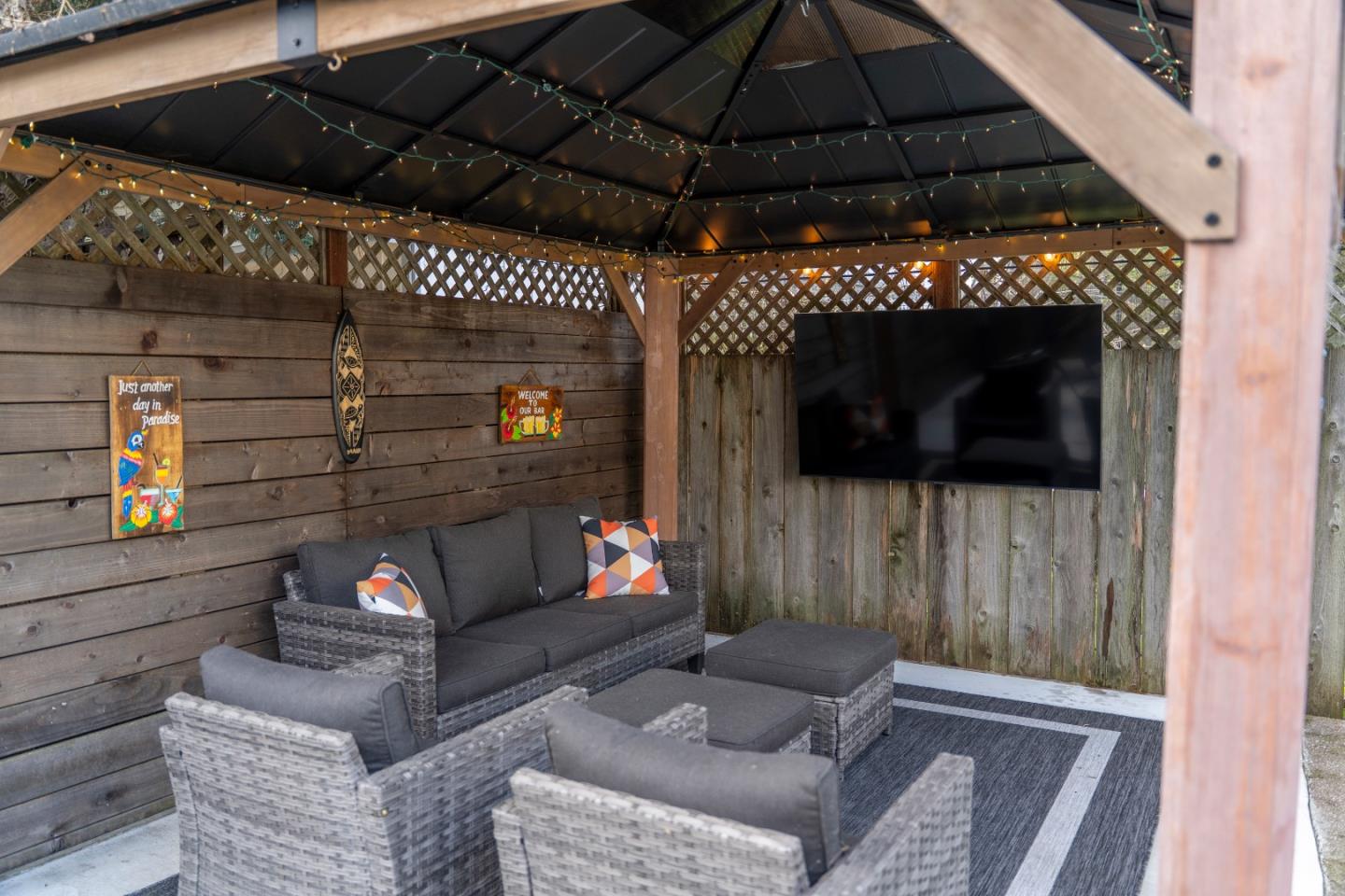 Detail Gallery Image 27 of 47 For 2327 17th Ave, Santa Cruz,  CA 95062 - 3 Beds | 2 Baths