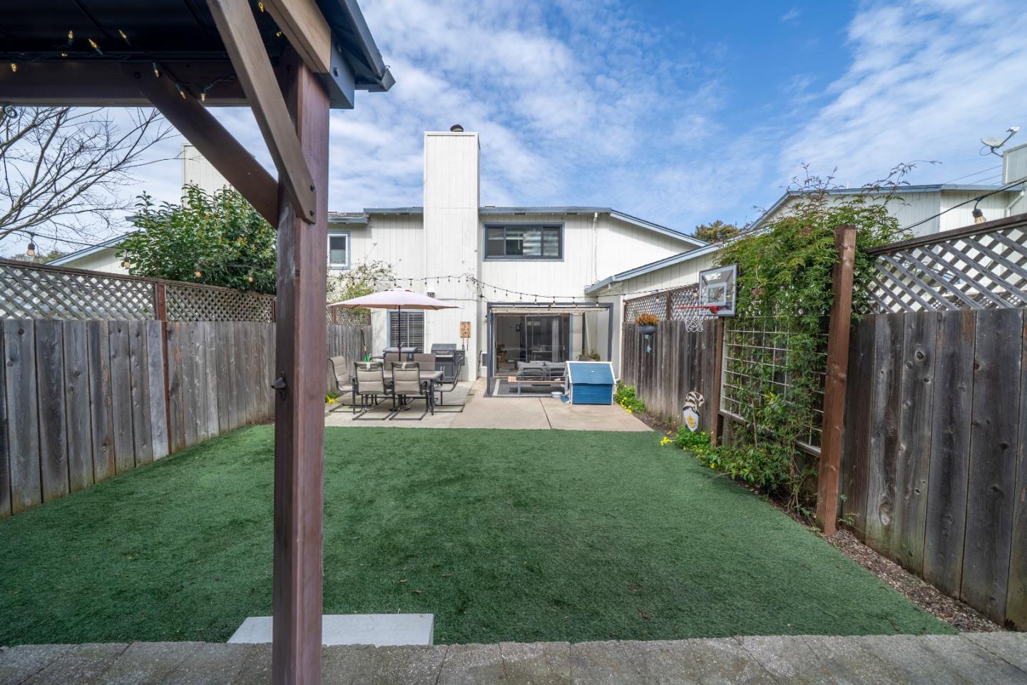 Detail Gallery Image 28 of 47 For 2327 17th Ave, Santa Cruz,  CA 95062 - 3 Beds | 2 Baths