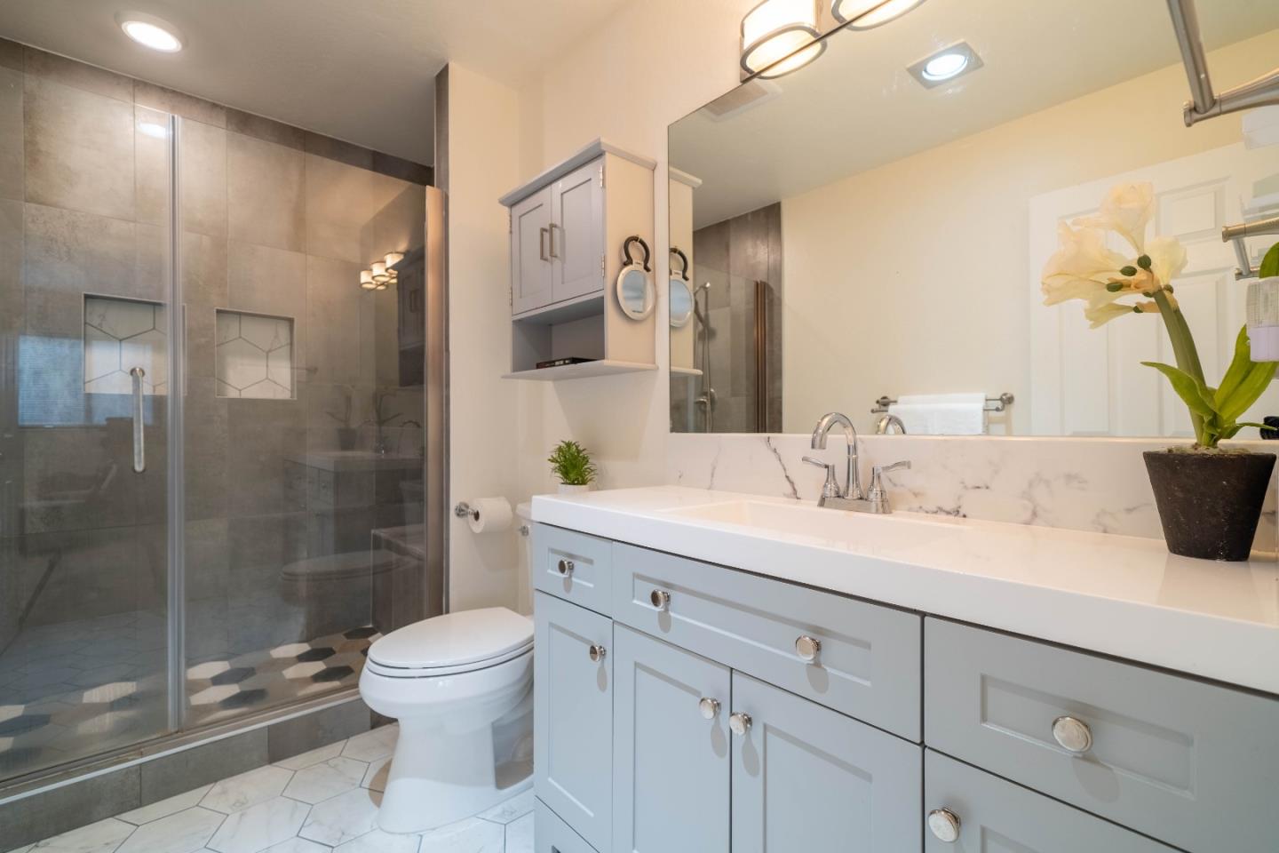 Detail Gallery Image 35 of 47 For 2327 17th Ave, Santa Cruz,  CA 95062 - 3 Beds | 2 Baths
