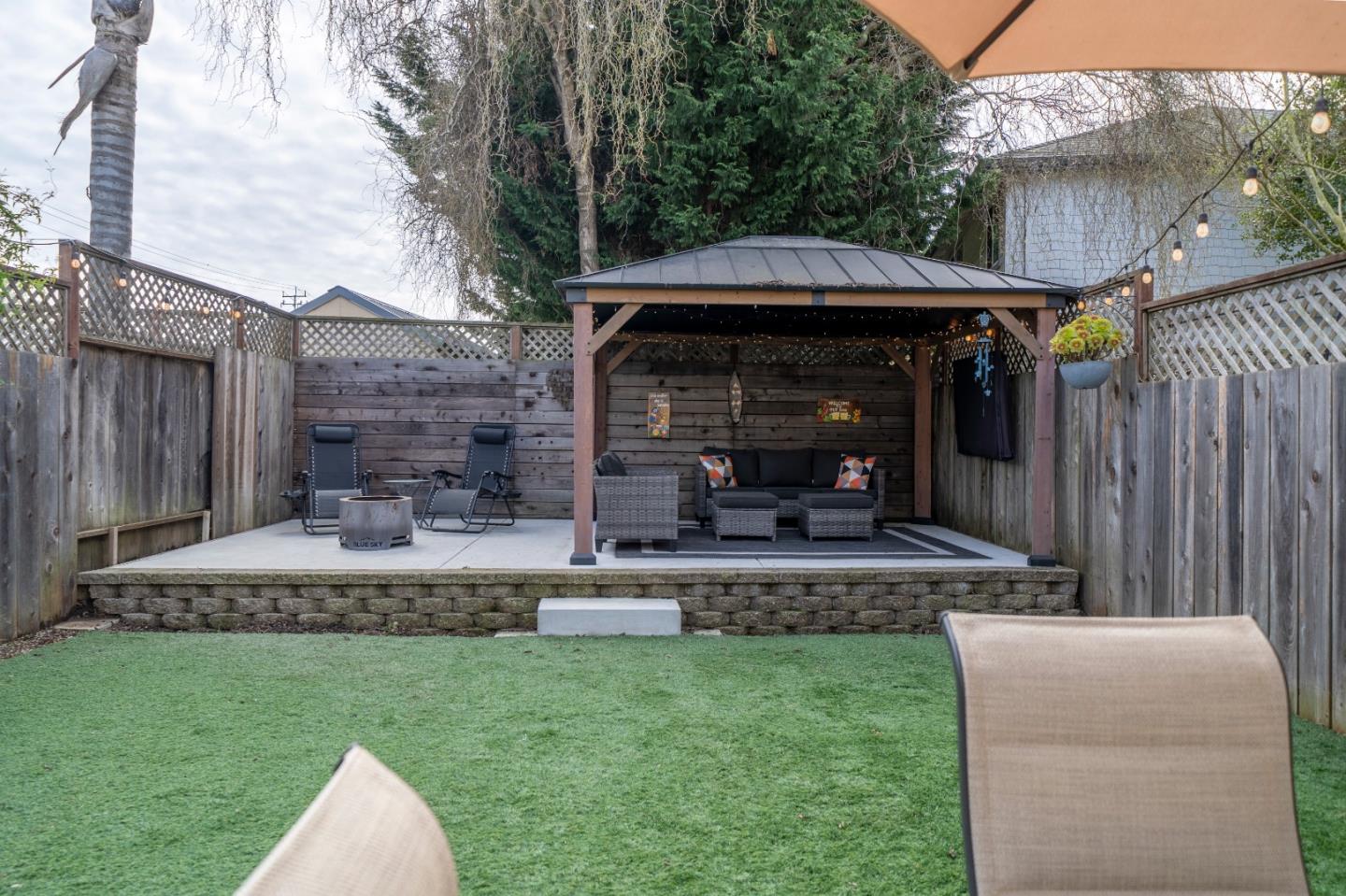 Detail Gallery Image 7 of 47 For 2327 17th Ave, Santa Cruz,  CA 95062 - 3 Beds | 2 Baths