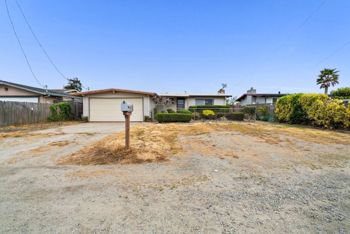 Detail Gallery Image 3 of 36 For 11 Struve Rd, Moss Landing,  CA 95039 - 3 Beds | 1/1 Baths