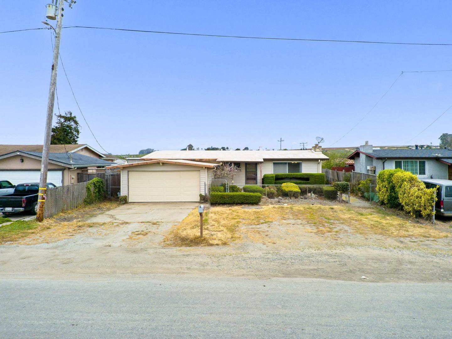 Detail Gallery Image 4 of 36 For 11 Struve Rd, Moss Landing,  CA 95039 - 3 Beds | 1/1 Baths