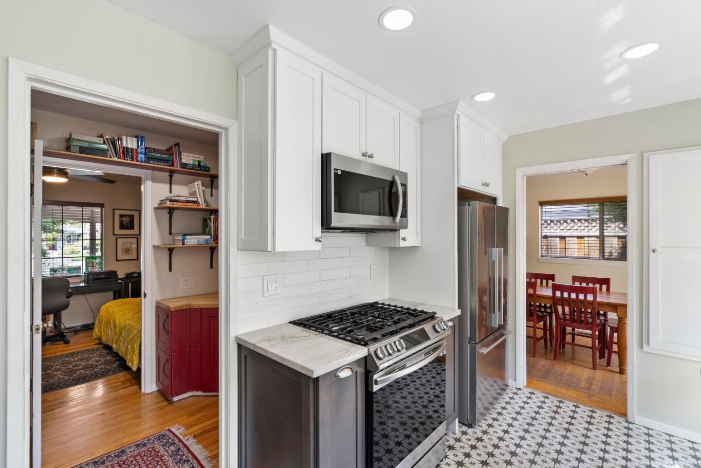 Detail Gallery Image 13 of 34 For 2440 Walnut Grove Ave, San Jose,  CA 95128 - 3 Beds | 1 Baths