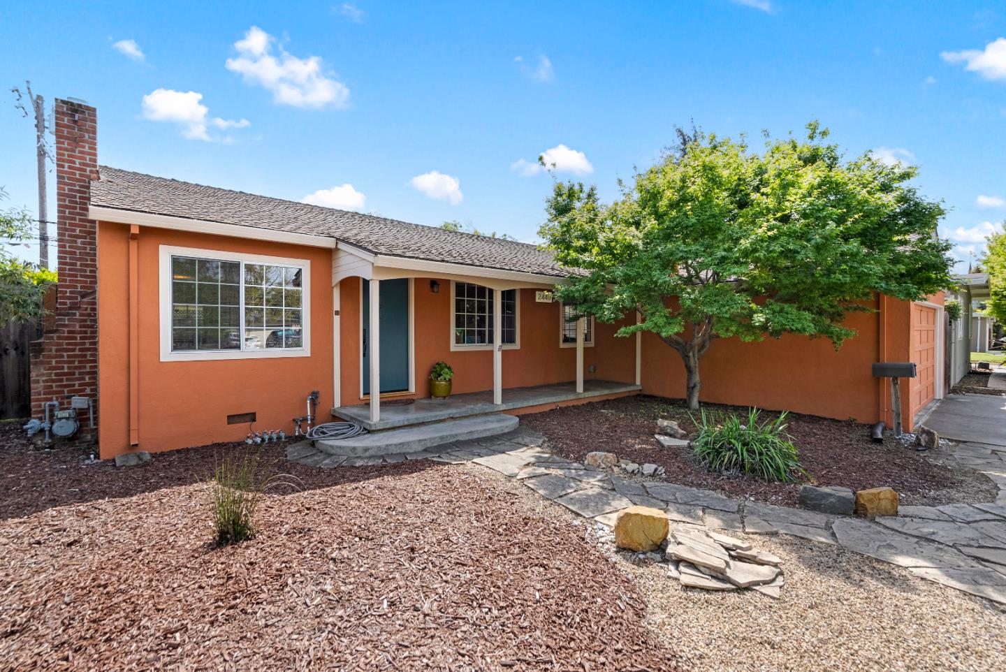 Detail Gallery Image 3 of 34 For 2440 Walnut Grove Ave, San Jose,  CA 95128 - 3 Beds | 1 Baths