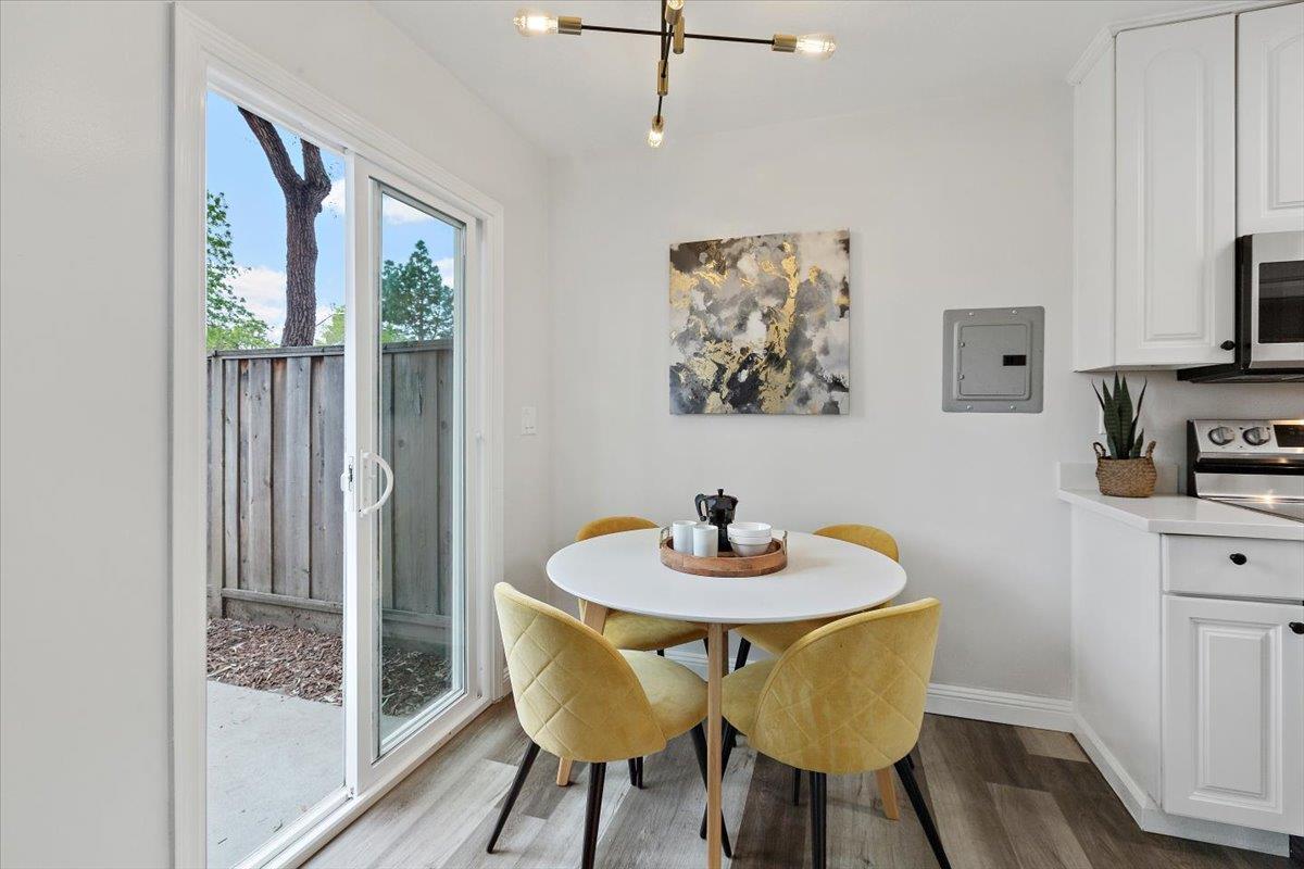 Detail Gallery Image 12 of 33 For 3385 La Selva St #F,  San Mateo,  CA 94403 - 3 Beds | 2 Baths