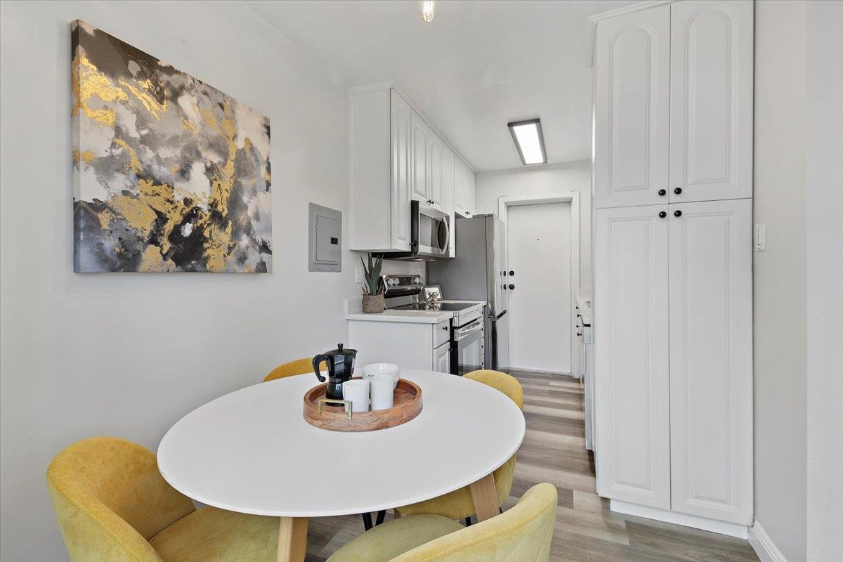 Detail Gallery Image 13 of 33 For 3385 La Selva St #F,  San Mateo,  CA 94403 - 3 Beds | 2 Baths