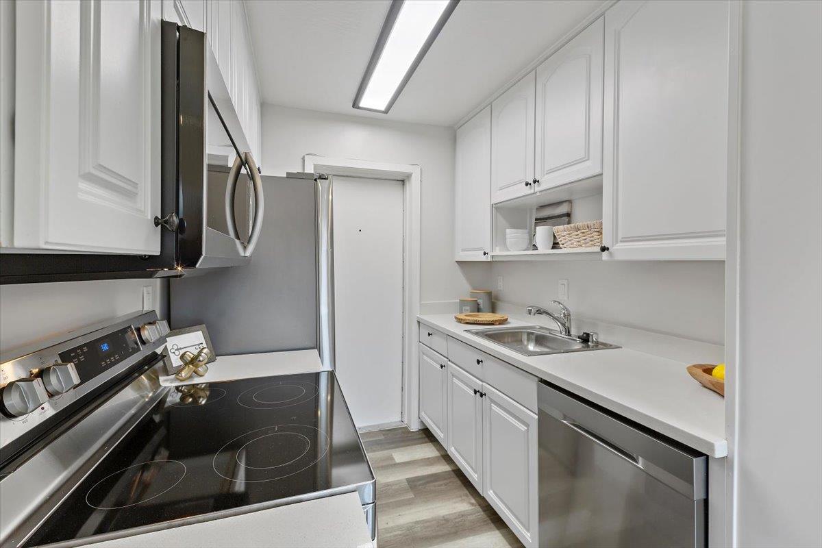 Detail Gallery Image 15 of 33 For 3385 La Selva St #F,  San Mateo,  CA 94403 - 3 Beds | 2 Baths