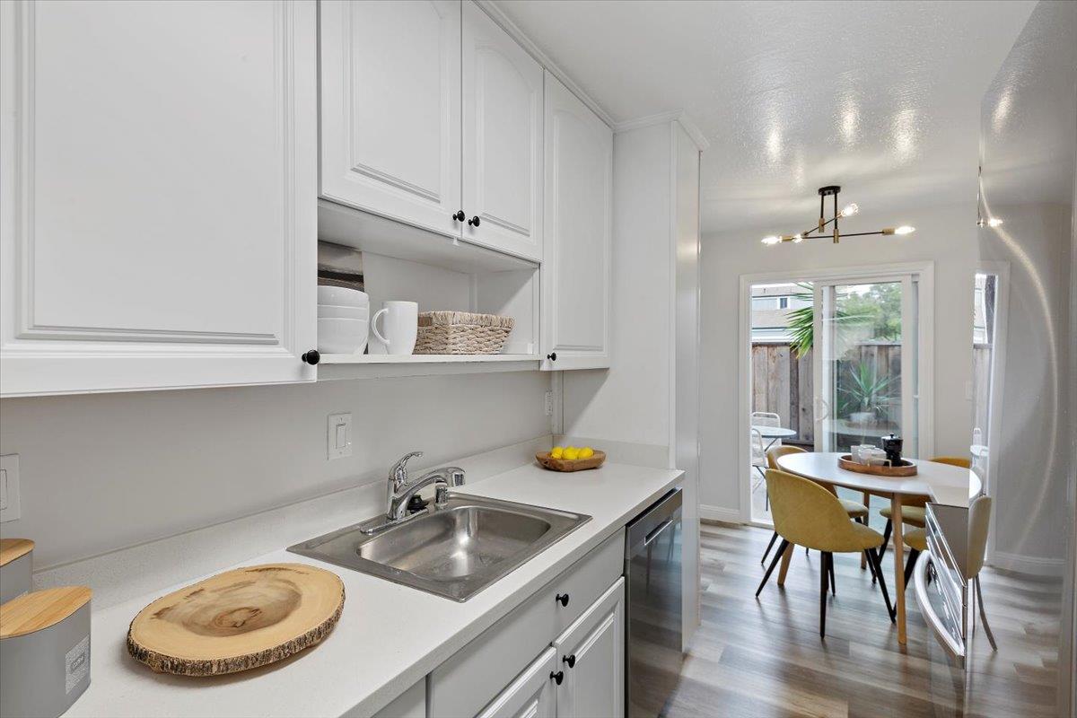 Detail Gallery Image 16 of 33 For 3385 La Selva St #F,  San Mateo,  CA 94403 - 3 Beds | 2 Baths