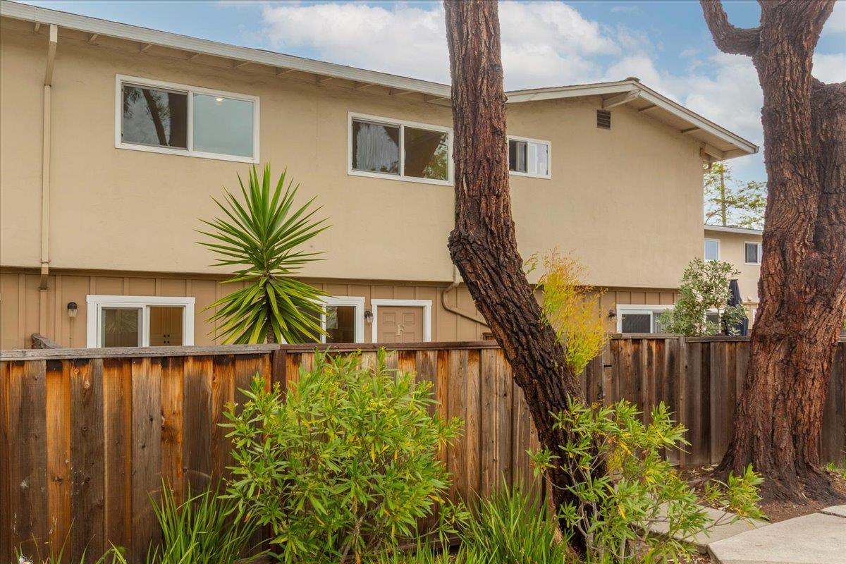 Detail Gallery Image 2 of 33 For 3385 La Selva St #F,  San Mateo,  CA 94403 - 3 Beds | 2 Baths
