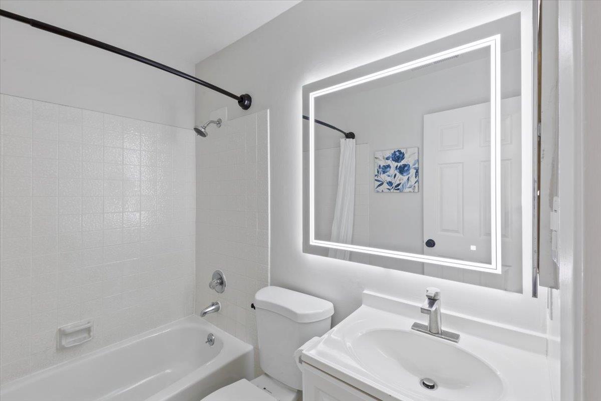 Detail Gallery Image 20 of 33 For 3385 La Selva St #F,  San Mateo,  CA 94403 - 3 Beds | 2 Baths