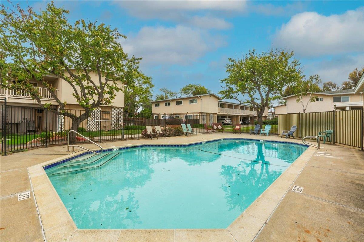 Detail Gallery Image 32 of 33 For 3385 La Selva St #F,  San Mateo,  CA 94403 - 3 Beds | 2 Baths