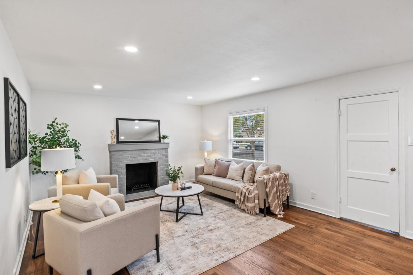 Detail Gallery Image 6 of 27 For 1418 Lenolt St, Redwood City,  CA 94063 - 2 Beds | 1 Baths
