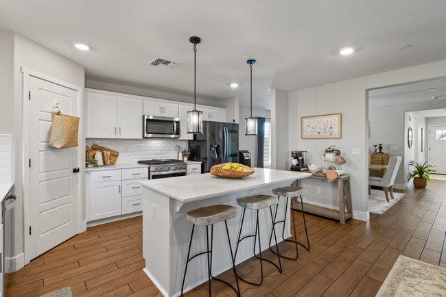 Detail Gallery Image 12 of 43 For 1618 Ryegrass Way, Los Banos,  CA 93635 - 5 Beds | 3 Baths