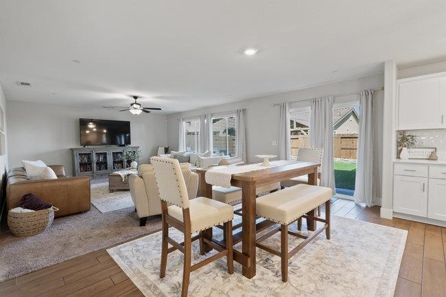 Detail Gallery Image 15 of 43 For 1618 Ryegrass Way, Los Banos,  CA 93635 - 5 Beds | 3 Baths