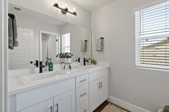 Detail Gallery Image 22 of 43 For 1618 Ryegrass Way, Los Banos,  CA 93635 - 5 Beds | 3 Baths