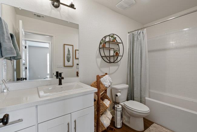 Detail Gallery Image 7 of 43 For 1618 Ryegrass Way, Los Banos,  CA 93635 - 5 Beds | 3 Baths