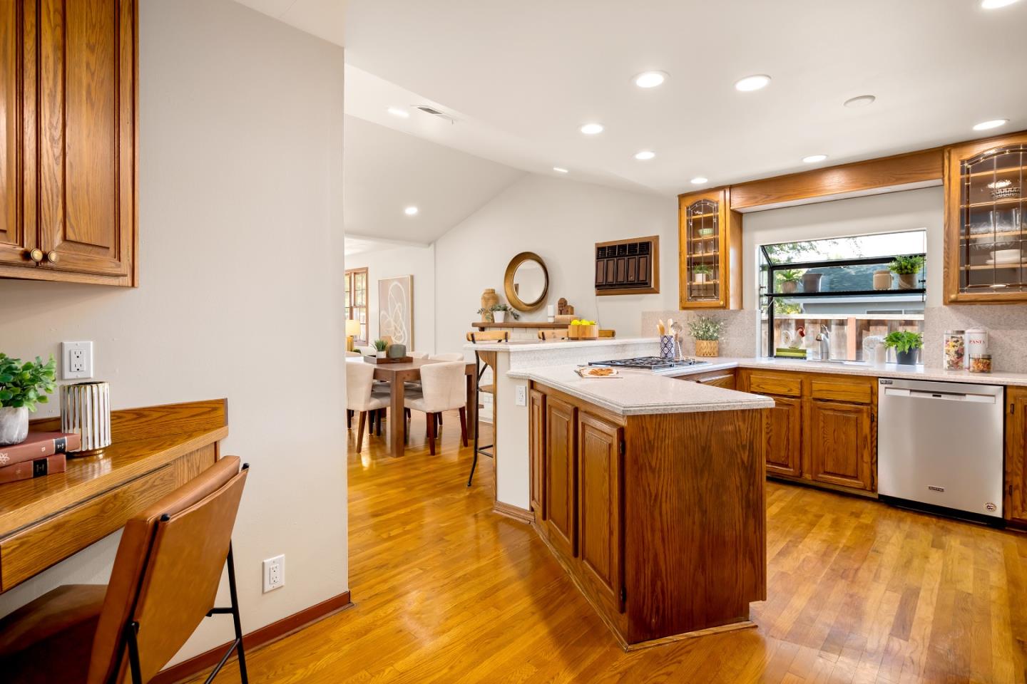 Detail Gallery Image 5 of 22 For 1318 Guerrero Ct, Milpitas,  CA 95035 - 4 Beds | 2 Baths