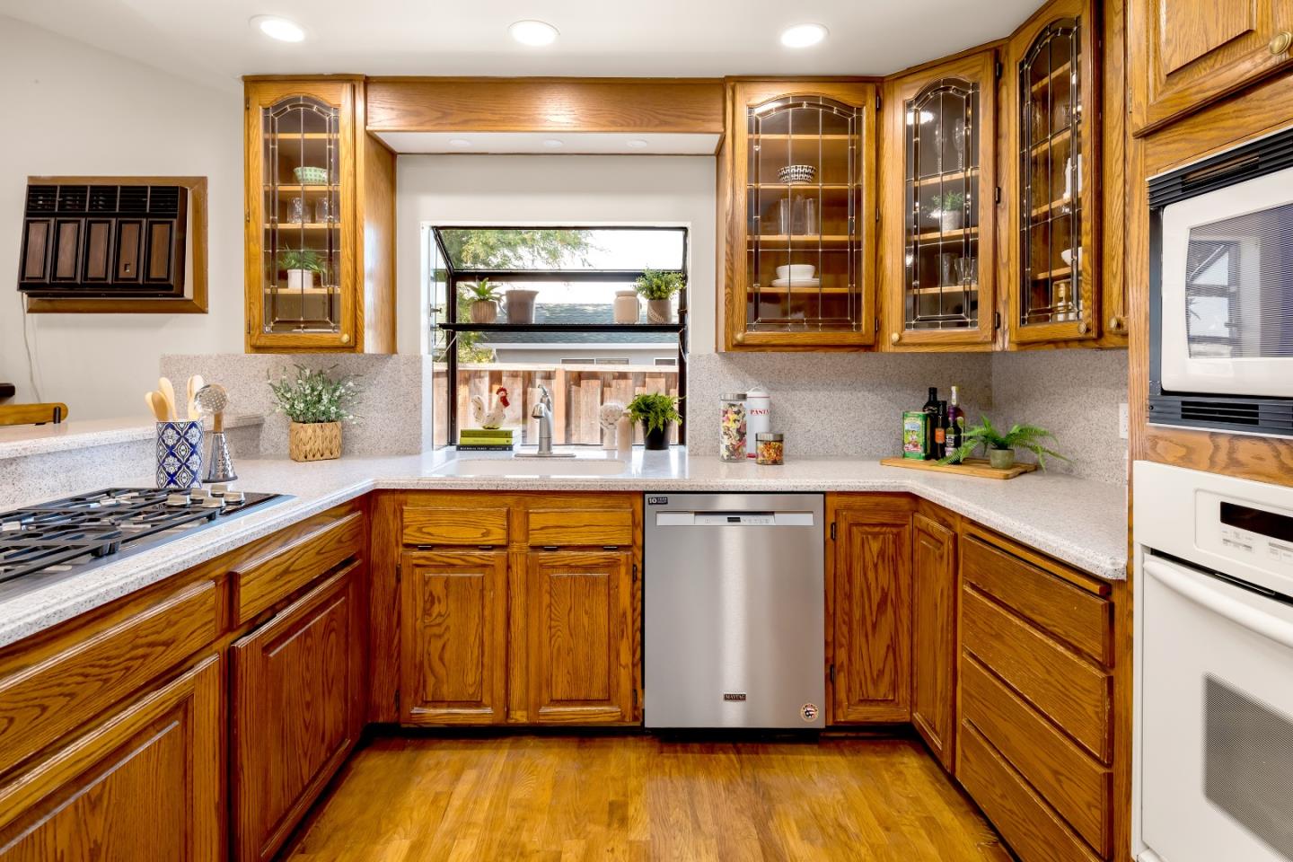 Detail Gallery Image 7 of 22 For 1318 Guerrero Ct, Milpitas,  CA 95035 - 4 Beds | 2 Baths