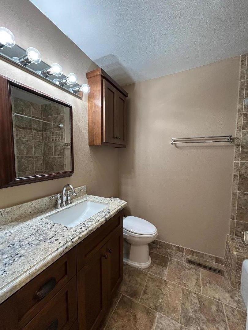 Detail Gallery Image 19 of 24 For 5040 Cribari Vale, San Jose,  CA 95135 - 2 Beds | 2 Baths