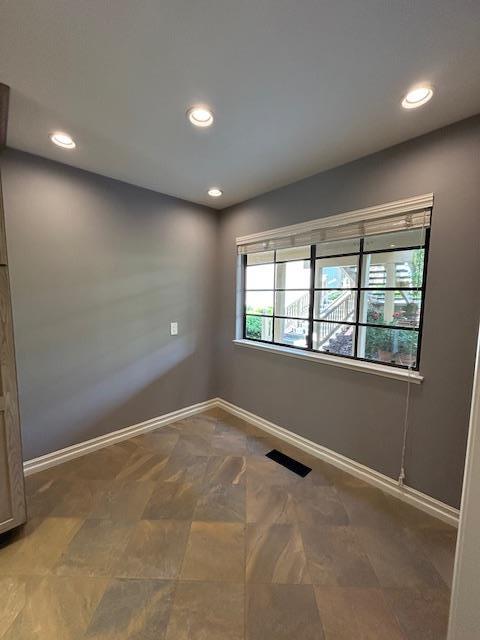 Detail Gallery Image 4 of 24 For 5040 Cribari Vale, San Jose,  CA 95135 - 2 Beds | 2 Baths