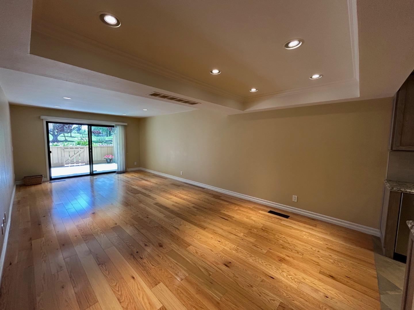 Detail Gallery Image 9 of 24 For 5040 Cribari Vale, San Jose,  CA 95135 - 2 Beds | 2 Baths