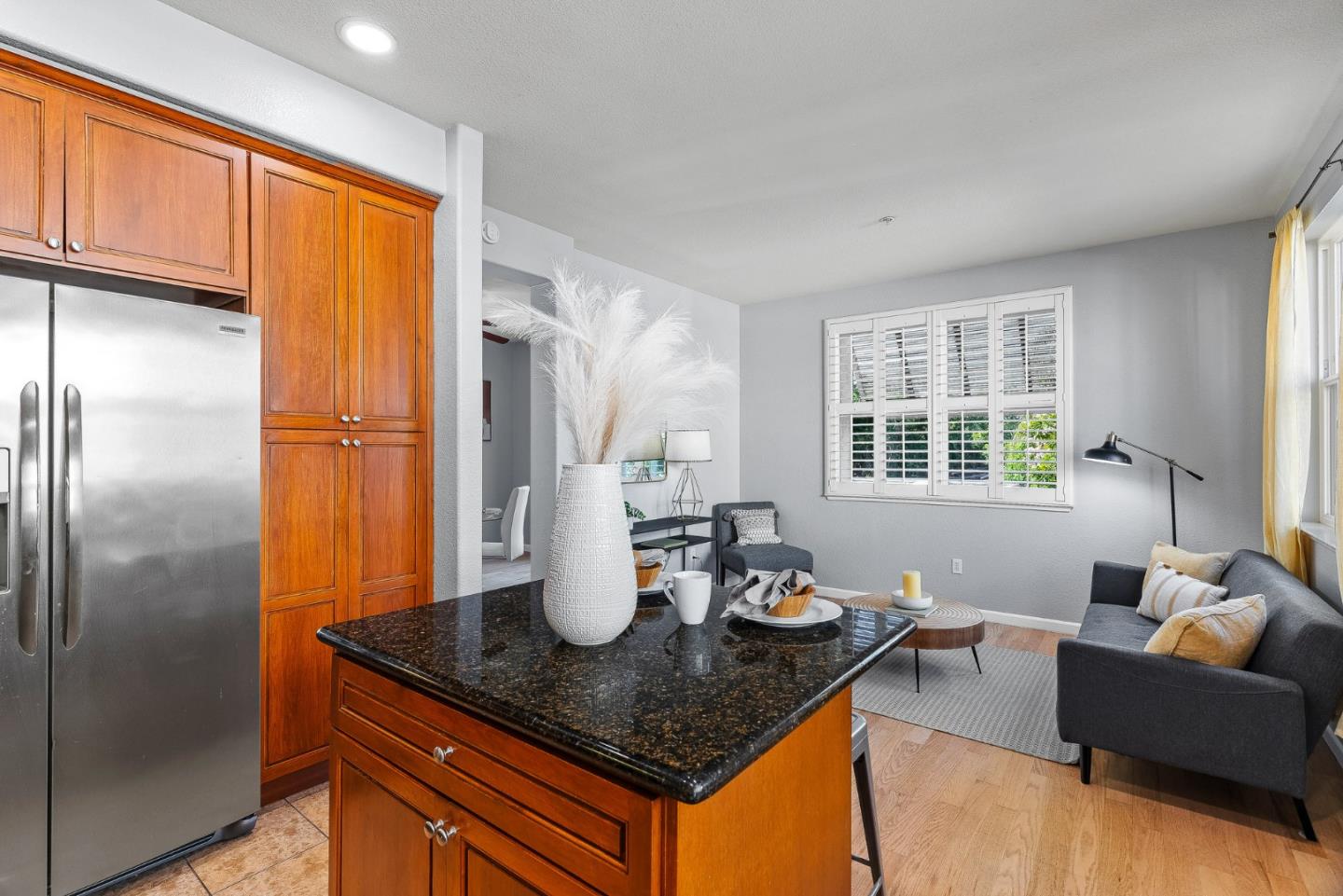 Detail Gallery Image 13 of 29 For 1525 Fiesta Ln, San Jose,  CA 95126 - 3 Beds | 2/1 Baths