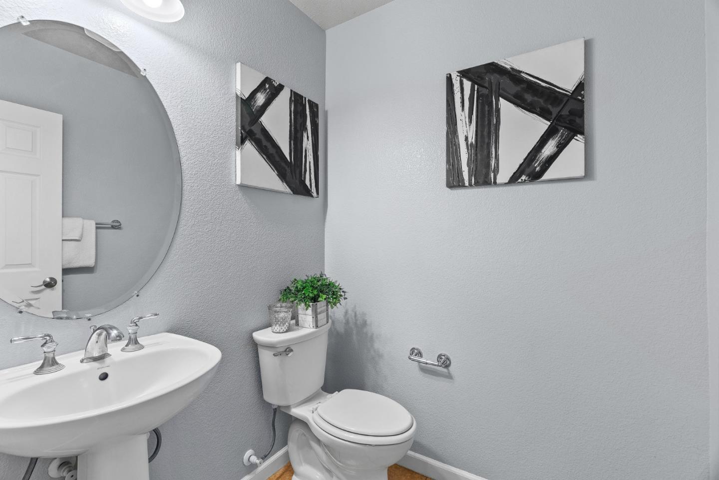 Detail Gallery Image 14 of 29 For 1525 Fiesta Ln, San Jose,  CA 95126 - 3 Beds | 2/1 Baths