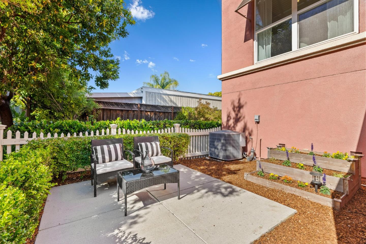 Detail Gallery Image 23 of 29 For 1525 Fiesta Ln, San Jose,  CA 95126 - 3 Beds | 2/1 Baths