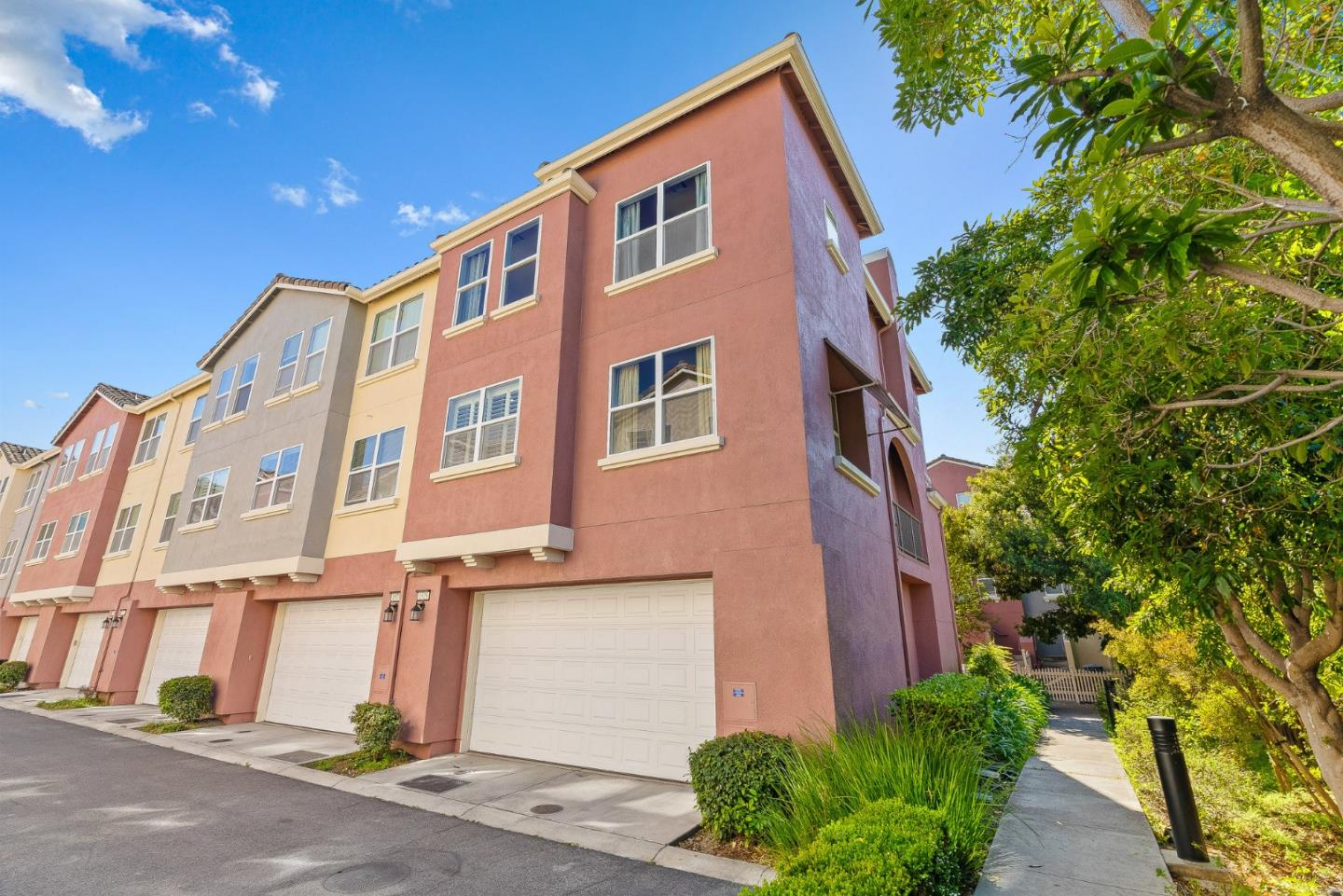 Detail Gallery Image 24 of 29 For 1525 Fiesta Ln, San Jose,  CA 95126 - 3 Beds | 2/1 Baths