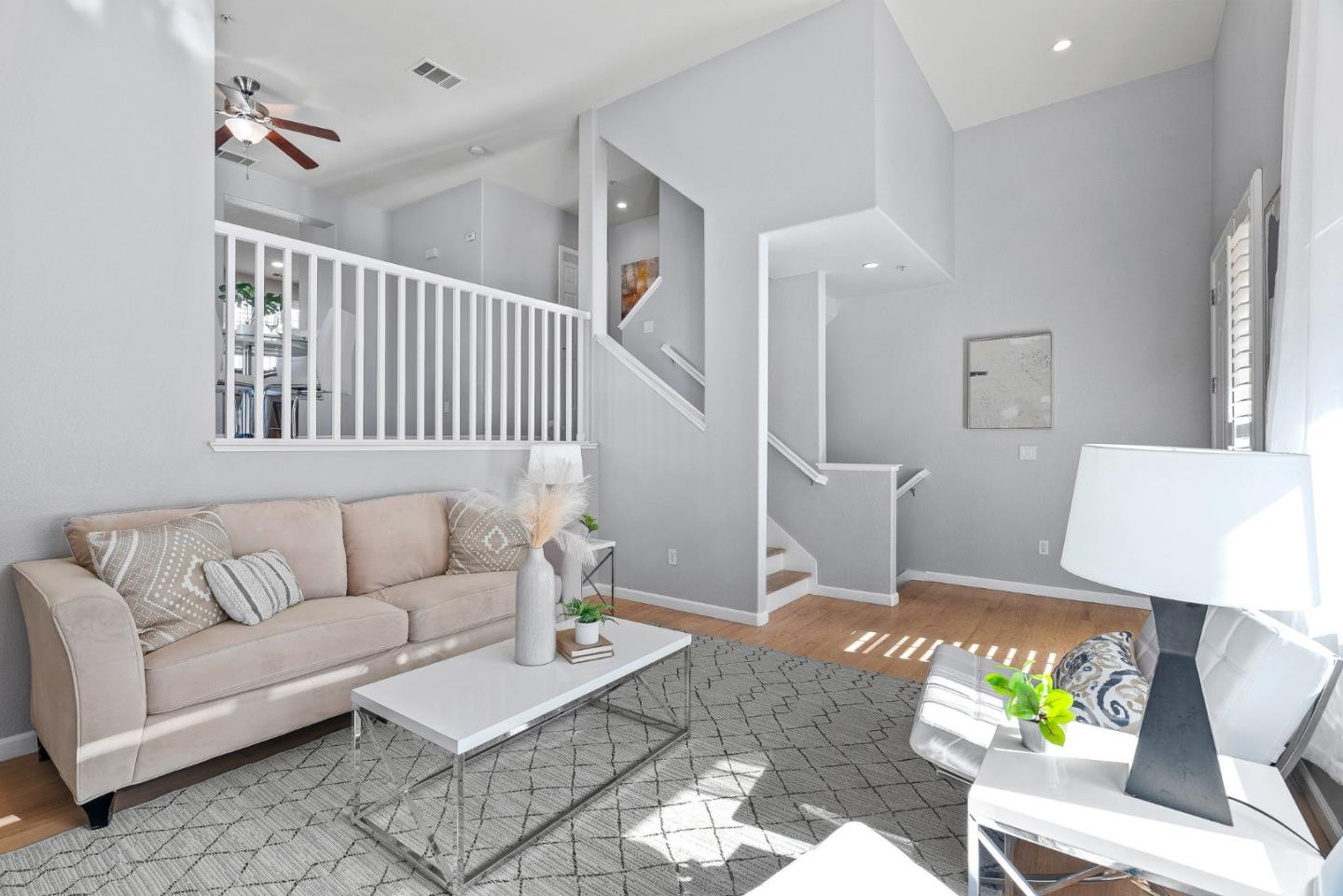Detail Gallery Image 5 of 29 For 1525 Fiesta Ln, San Jose,  CA 95126 - 3 Beds | 2/1 Baths
