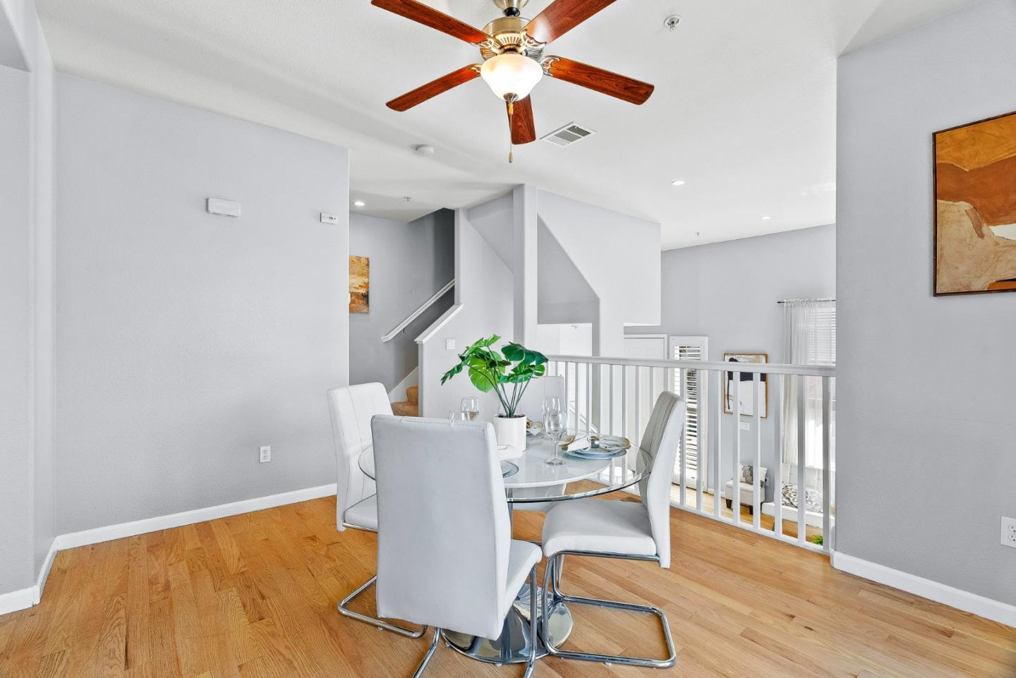 Detail Gallery Image 7 of 29 For 1525 Fiesta Ln, San Jose,  CA 95126 - 3 Beds | 2/1 Baths