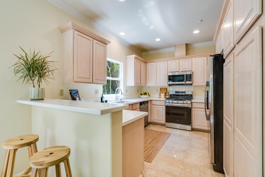Detail Gallery Image 5 of 43 For 840 Seacliff Dr, Aptos,  CA 95003 - 3 Beds | 2/1 Baths