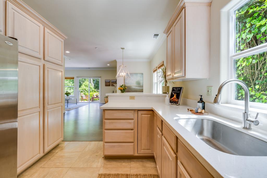 Detail Gallery Image 8 of 43 For 840 Seacliff Dr, Aptos,  CA 95003 - 3 Beds | 2/1 Baths