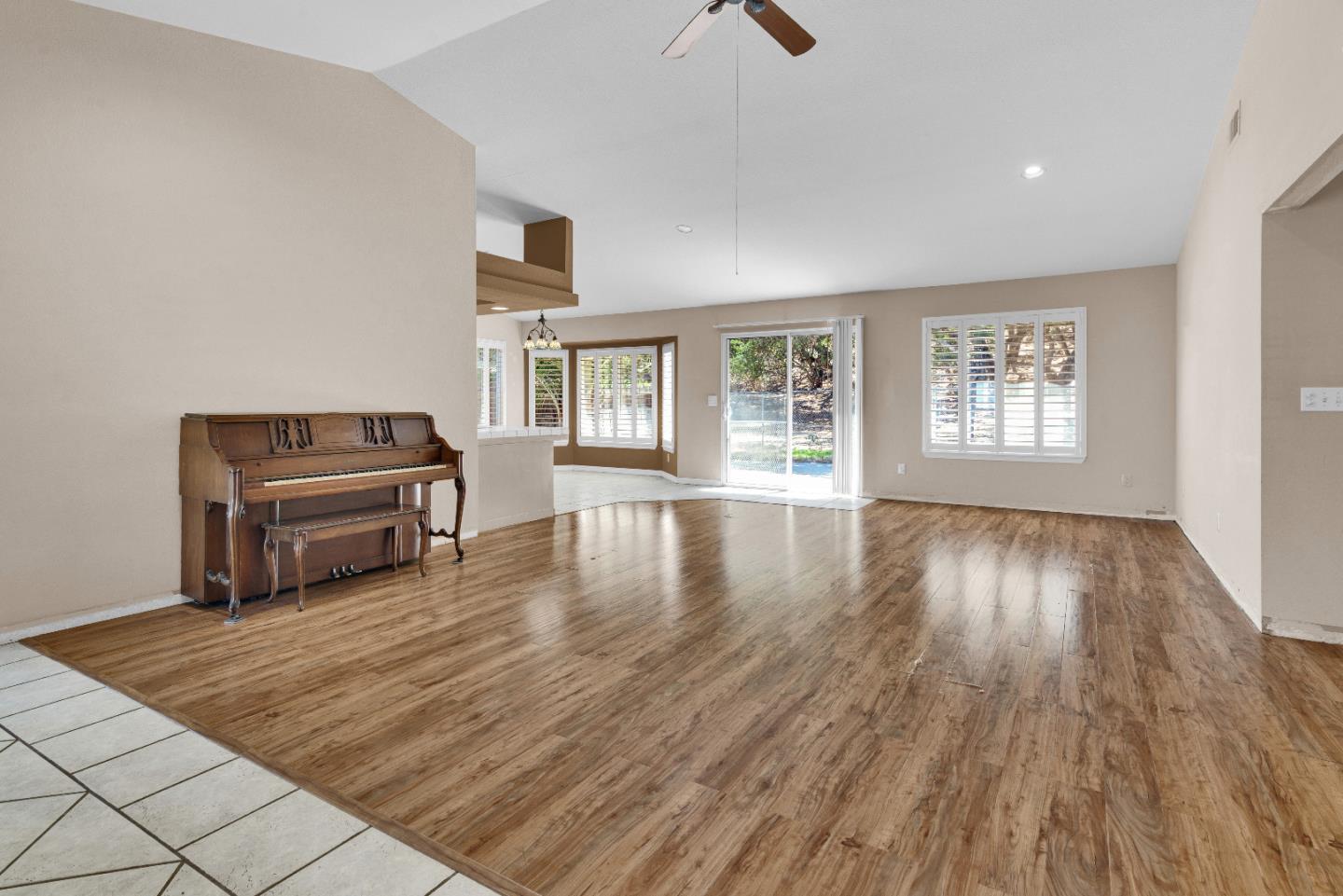 Detail Gallery Image 12 of 28 For 46435 Pine Meadow Pl, King City,  CA 93930 - 3 Beds | 2 Baths