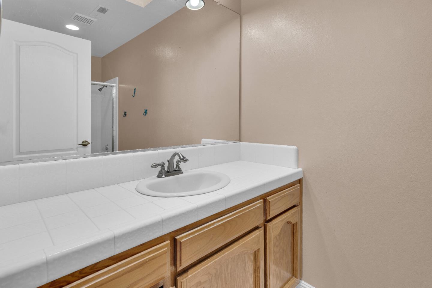 Detail Gallery Image 16 of 28 For 46435 Pine Meadow Pl, King City,  CA 93930 - 3 Beds | 2 Baths