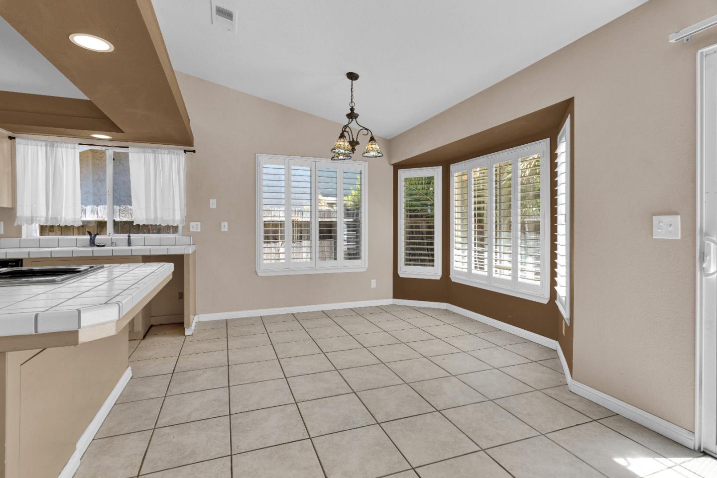 Detail Gallery Image 8 of 28 For 46435 Pine Meadow Pl, King City,  CA 93930 - 3 Beds | 2 Baths