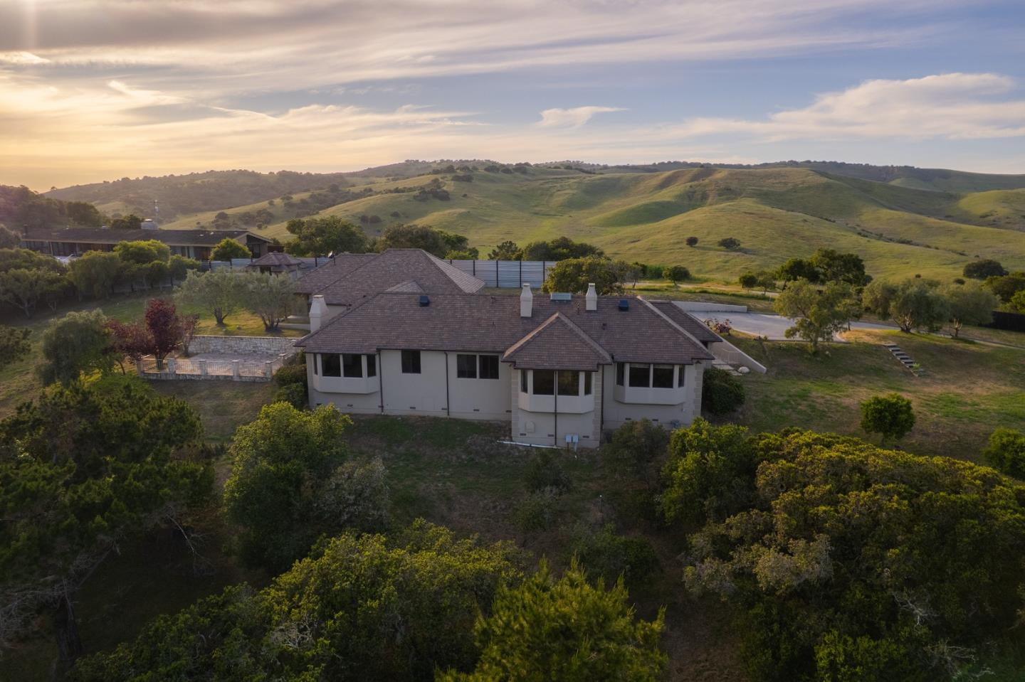 Detail Gallery Image 2 of 37 For 54 Corral De Tierra Rd, Salinas,  CA 93908 - 3 Beds | 3 Baths