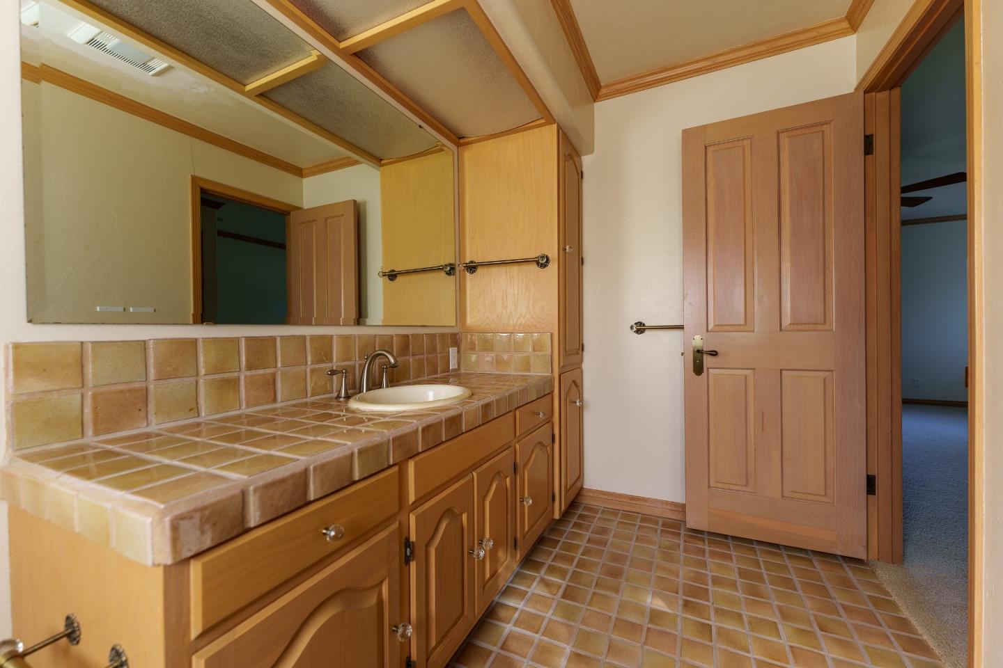 Detail Gallery Image 24 of 37 For 54 Corral De Tierra Rd, Salinas,  CA 93908 - 3 Beds | 3 Baths