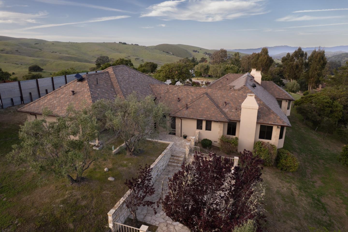 Detail Gallery Image 33 of 37 For 54 Corral De Tierra Rd, Salinas,  CA 93908 - 3 Beds | 3 Baths