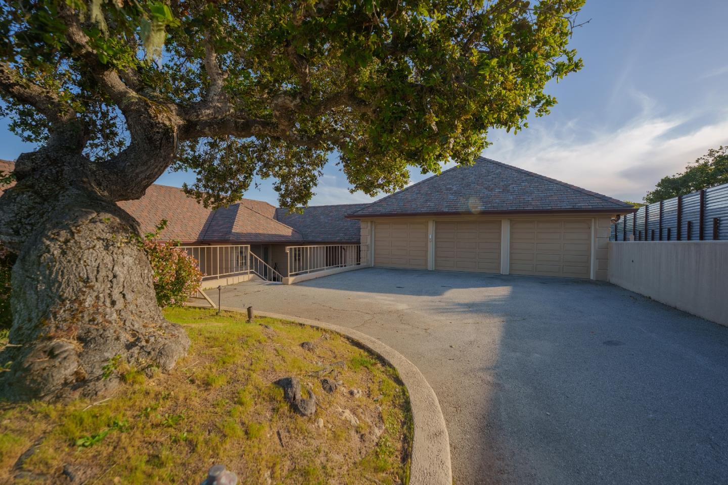 Detail Gallery Image 4 of 37 For 54 Corral De Tierra Rd, Salinas,  CA 93908 - 3 Beds | 3 Baths