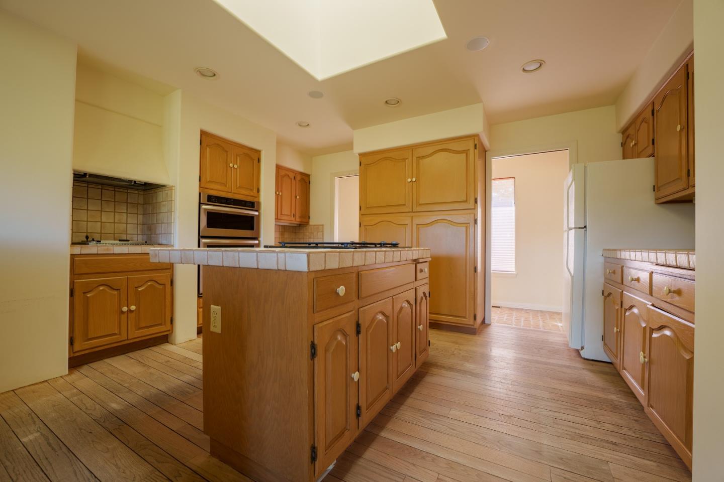 Detail Gallery Image 9 of 37 For 54 Corral De Tierra Rd, Salinas,  CA 93908 - 3 Beds | 3 Baths
