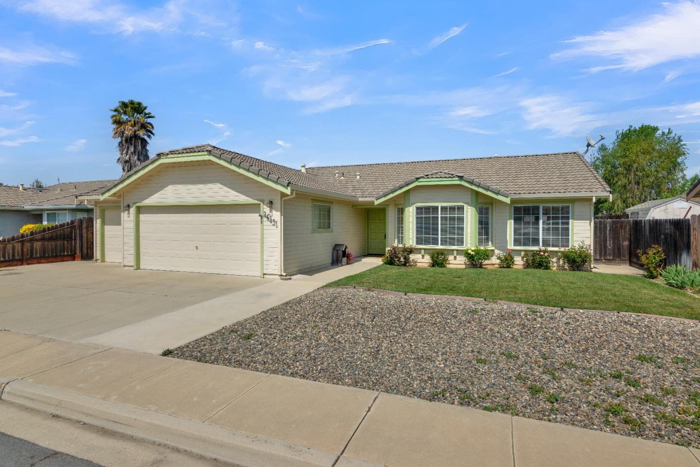 Detail Gallery Image 2 of 29 For 46431 Little Creek Ct, King City,  CA 93930 - 3 Beds | 2 Baths