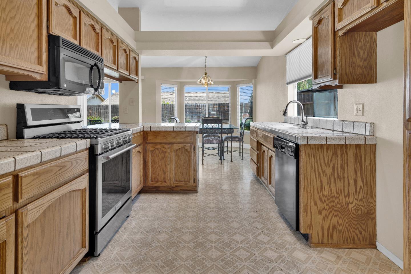 Detail Gallery Image 7 of 29 For 46431 Little Creek Ct, King City,  CA 93930 - 3 Beds | 2 Baths